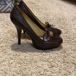 EUC coach size 9.5 brown heel with gold buckle detail worn maybe 1 time